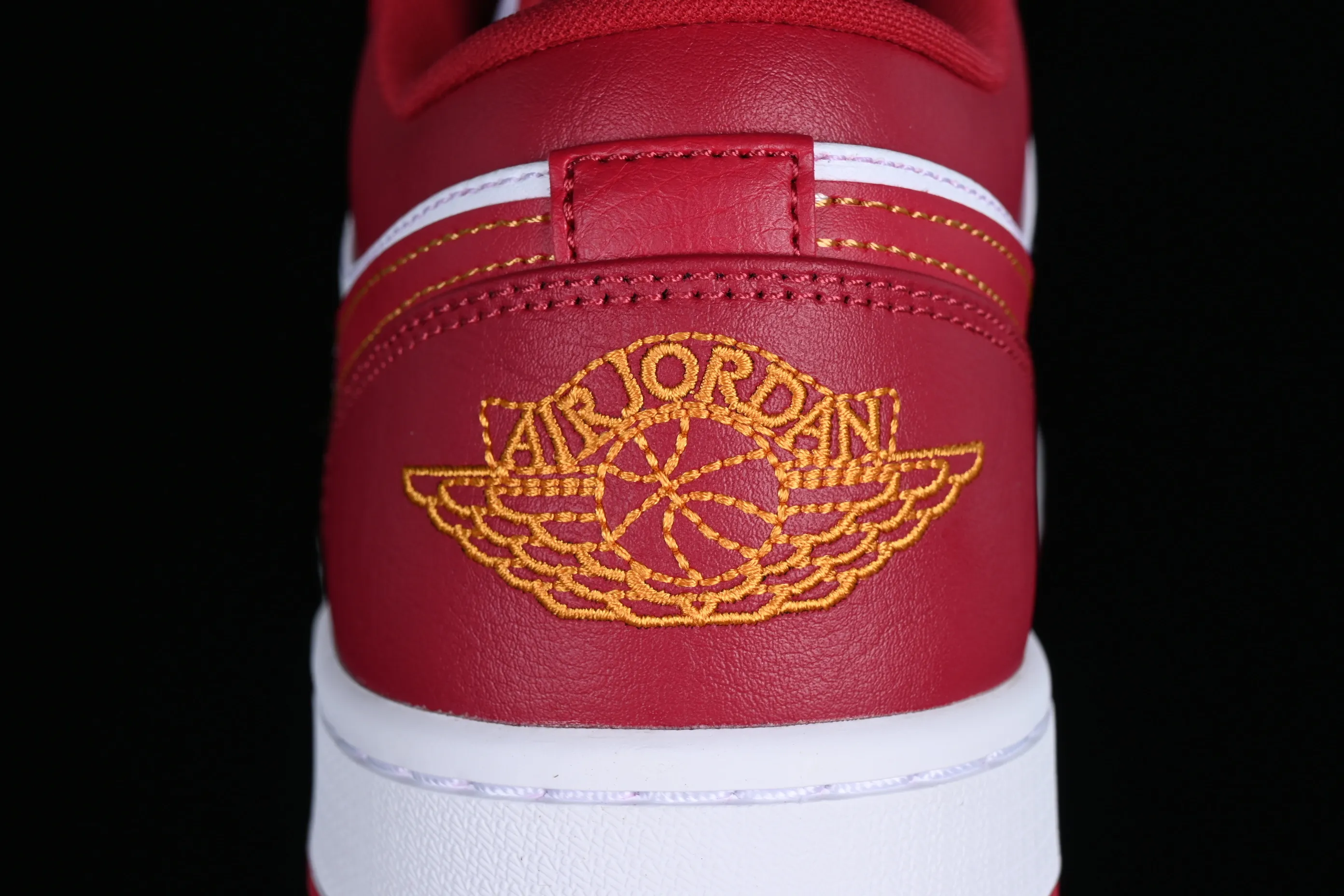 All categories Air Jordan Jordan series basketball shoes Air Jordan 1 Low G version pure original Air Jordan 1 Low AJ1 Joe 1 new white and red low-end basketball shoes 553558-607